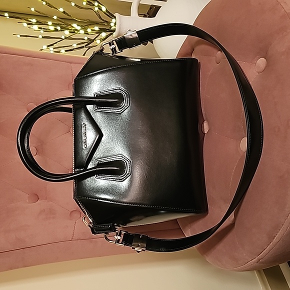 Authentic Givenchy Antigona Small in Smooth Black - Picture 5 of 16